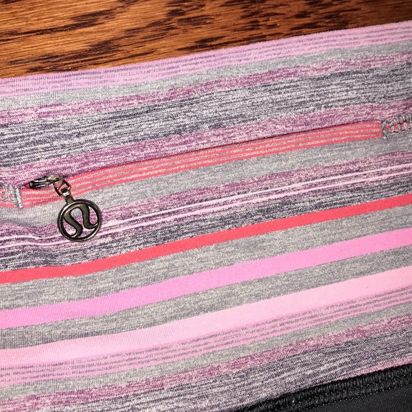 Lululemon leggings w/ ruffle and reflective ankle size 10 - Picture 4 of 5